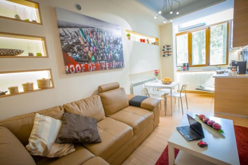 סופיה High Tech - Luxurious Apartment מראה חיצוני תמונה