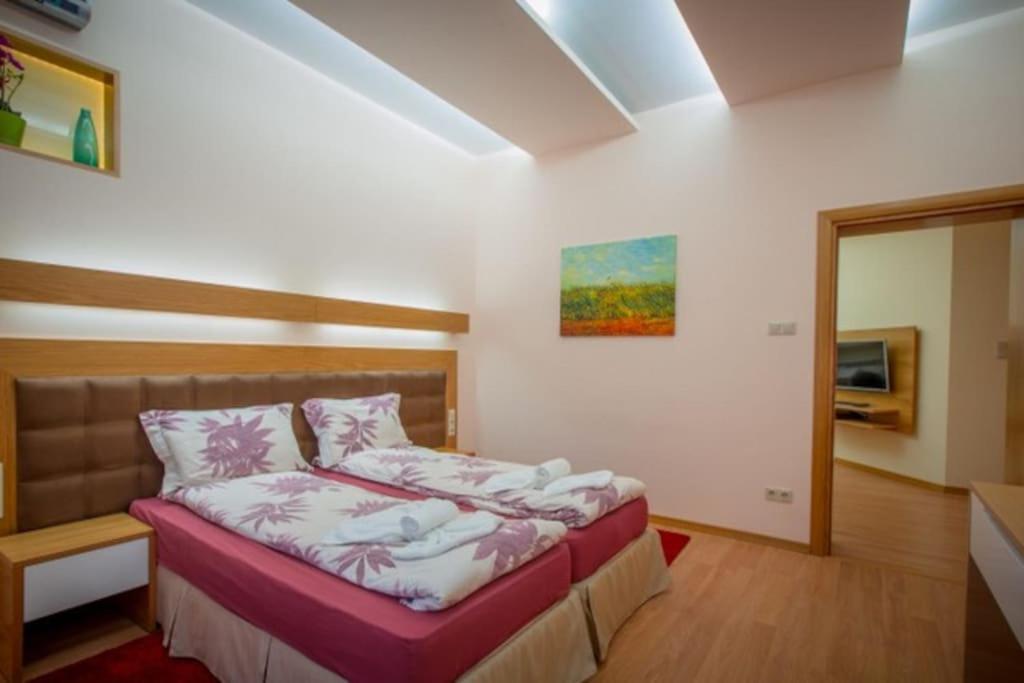 סופיה High Tech - Luxurious Apartment מראה חיצוני תמונה