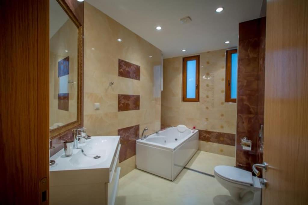 סופיה High Tech - Luxurious Apartment מראה חיצוני תמונה