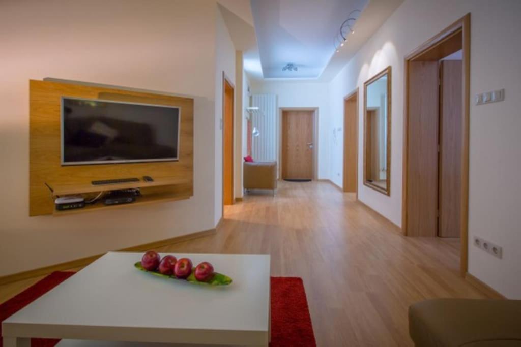 סופיה High Tech - Luxurious Apartment מראה חיצוני תמונה