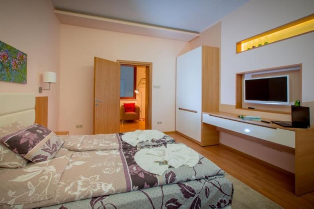 סופיה High Tech - Luxurious Apartment מראה חיצוני תמונה