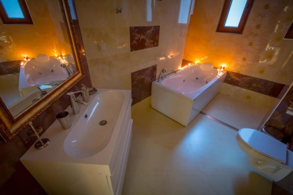 סופיה High Tech - Luxurious Apartment מראה חיצוני תמונה