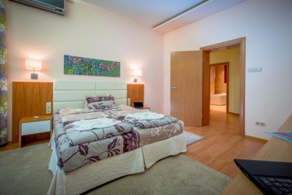 סופיה High Tech - Luxurious Apartment מראה חיצוני תמונה